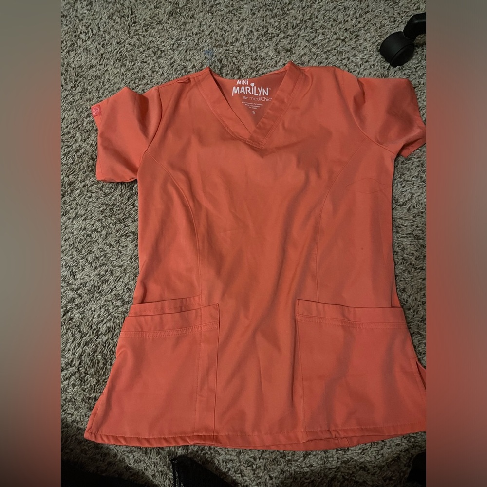Scrub top